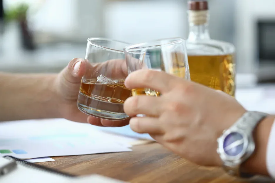 men having alcoholic drinks